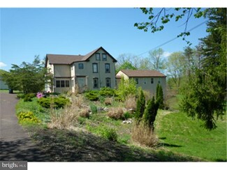 1225 Grosstown Rd, Stowe, PA 19464
