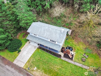 212 Country Estates Dr W, Rainier, WA 98576