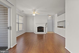 4401 Weatherington Ln Unit 304, Fairfax, VA 22030