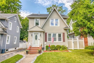 17 Joan Place, Staten Island, NY 10314