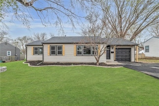 8318 Santa fe Dr, Overland Park, KS 66212