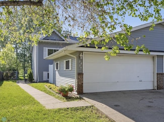 2826 26th Street Cir S, Moorhead, MN 56560