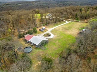 12107 Volcano Rd, West Fork, AR 72774