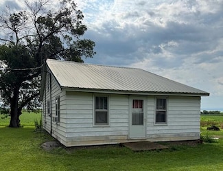 16672 160th St, Wellsburg, IA 50680