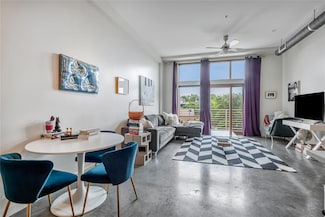 2124 E 6th St Unit 305, Austin, TX 78702
