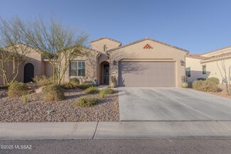 1347 E Basalt Dr, Green Valley, AZ 85614