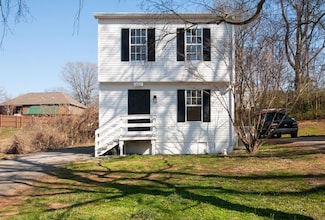 1803 Cherokee Dr, Columbia, TN 38401