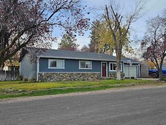 370 S 14th St, Montague, CA 96064