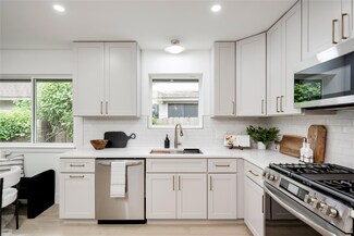 12044 Lincolnshire Dr, Austin, TX 78758