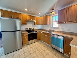 136 Eastford Rd Unit 2, Southbridge, MA 01550