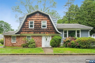 69 Bogert Place, Bergenfield, NJ 07621