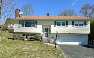 159 Radnor Ln, Oakville, CT 06779