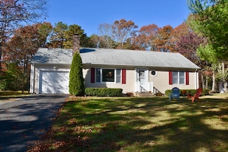 101 Cherrywood Ln, Marstons Mills, MA 02648