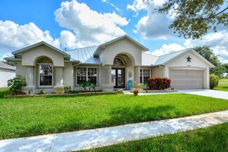 8249 Sand Pine Cir, Port St. Lucie, FL 34952