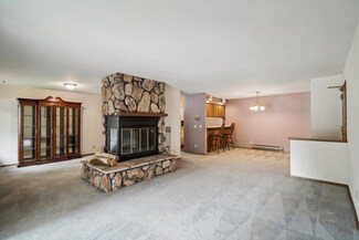 1013 N Sunnyvale Ln Unit E, Madison, WI 53713