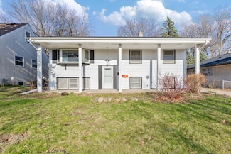 1590 Clarence St, Saint Paul, MN 55106