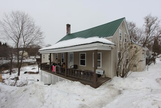 34 Green St, Winthrop, ME 04364