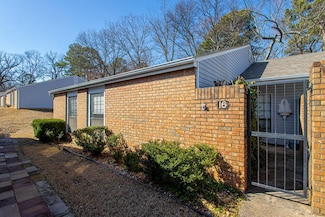 16 Huntsman Ct, Hot Springs National Park, AR 71901