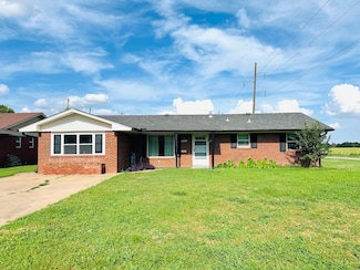 1913 S Johnson St, Enid, OK 73703
