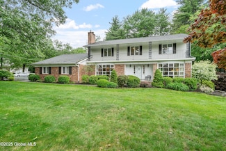 19 Tamarack Ln, Schenectady, NY 12309