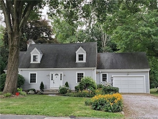 15 Muirfield Dr, Orange, CT 06477