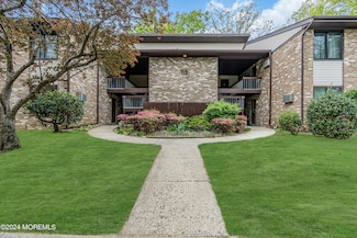 119 Amberly Dr Unit D, Manalapan, NJ 07726