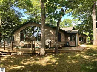 1858 Wolf Ln, National City, MI 48748