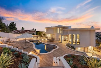 7215 El Fuerte St, Carlsbad, CA 92009