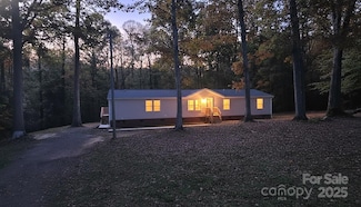 5050 Park Creek Dr, Mount Holly, NC 28120