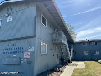 180 Grand Larry St Unit B-6, Anchorage, AK 99504