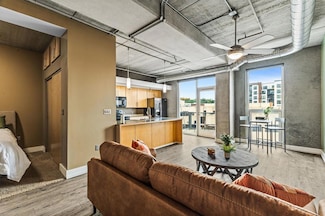 309 E 5th St Unit 309, Des Moines, IA 50309