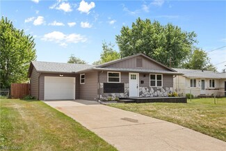 2952 Sahara Ave NE, Canton, OH 44705
