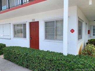 2960 Lake Osborne Dr Unit 110, Lake Worth Beach, FL 33461