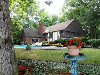 282 Engle Lake Rd W, Ligonier, IN 46767