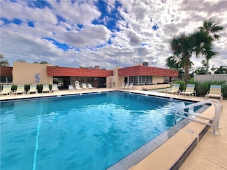 90 Crooked Tree Ln Unit 203, Vero Beach, FL 32962