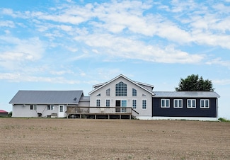 2041 Twin Lakes Rd, Lake Preston, SD 57249
