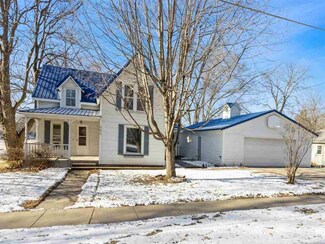 302 N 4th St, West Branch, IA 52358