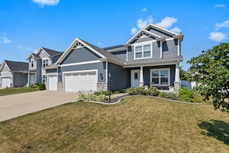 201 Bradford Ave, Savoy, IL 61874