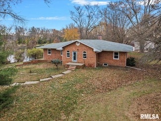 3016 E Lake Shore Dr, Springfield, IL 62712
