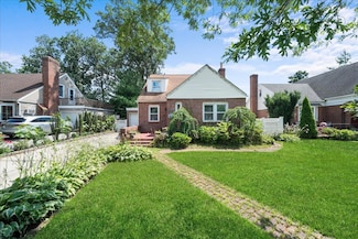 1752 New Hyde Park Rd, New Hyde Park, NY 11040