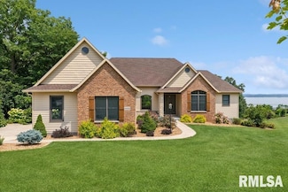4652 164th St, Clinton, IA 52732