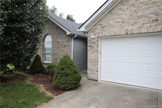 902 Twin Oaks Dr, Henryville, IN 47126
