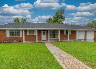 2617 Tanglewood Dr, Commerce, TX 75428