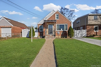 113 Kent Rd, Valley Stream, NY 11580