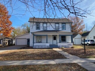 244 S Main St, Hesston, KS 67062