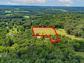 13413 Cemetery Rd, Bowling Green, KY 42103