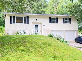 724 Cliff St NE, Chatfield, MN 55923