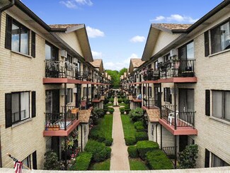 5155 N East River Rd Unit 315, Chicago, IL 60656