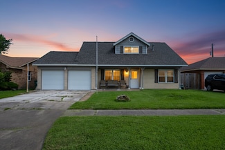 6315 Apache Dr, Pasadena, TX 77503