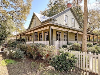 78 12th St, Apalachicola, FL 32320